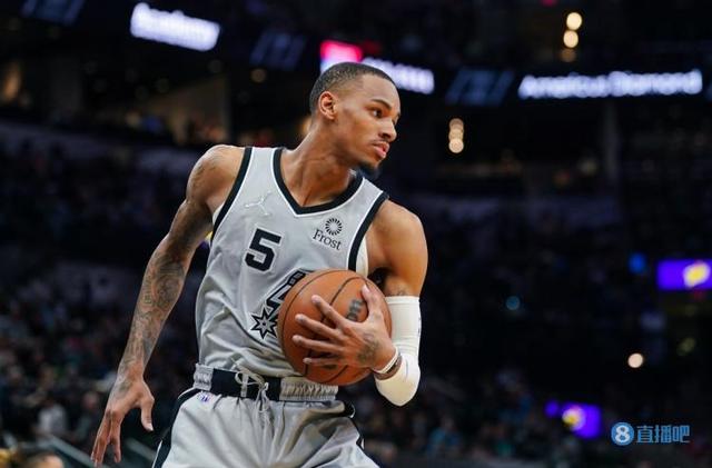 发起防守反 发起防守反