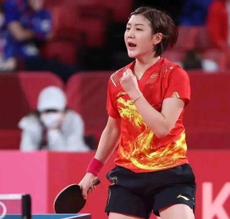 出的足球发 出的足球发