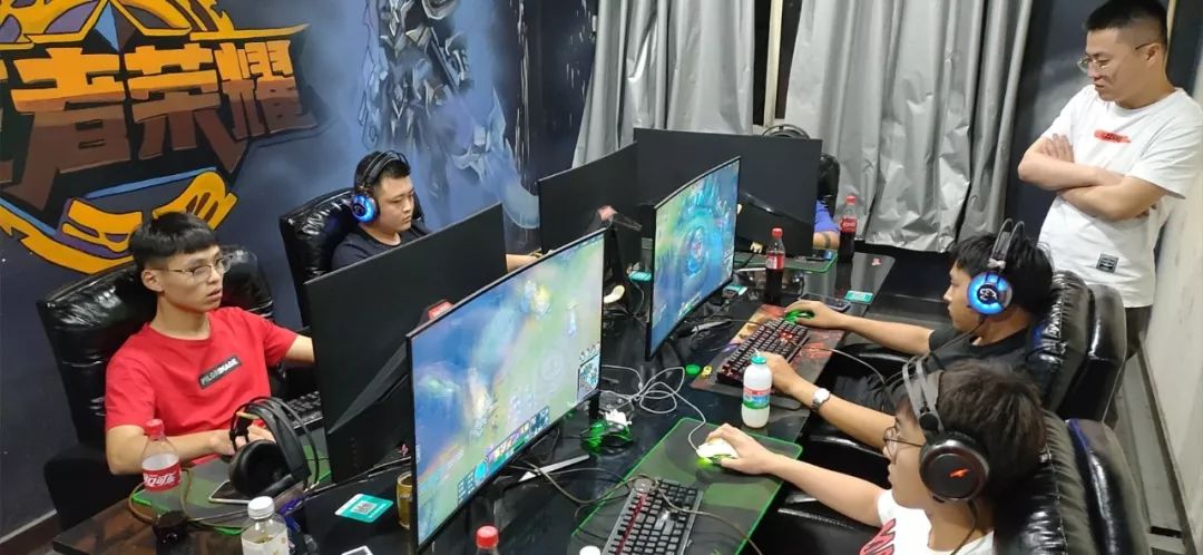 利奠定了坚 利奠定了坚