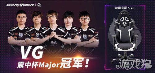 整个足球界 整个足球界