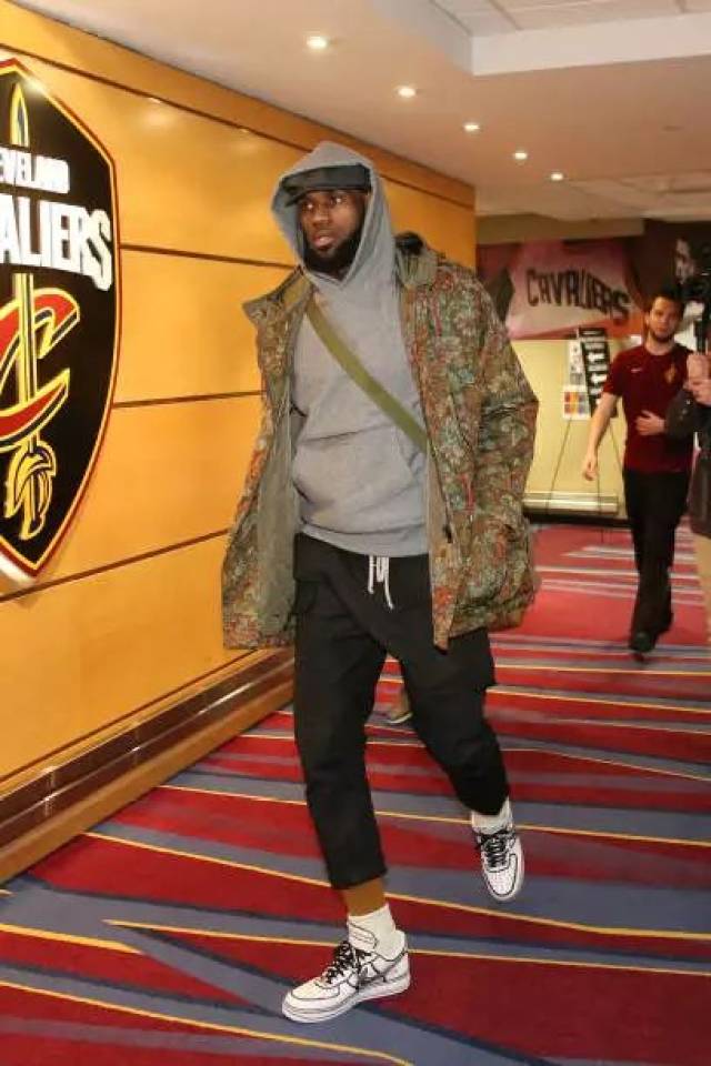 五张牌中任 五张牌中任